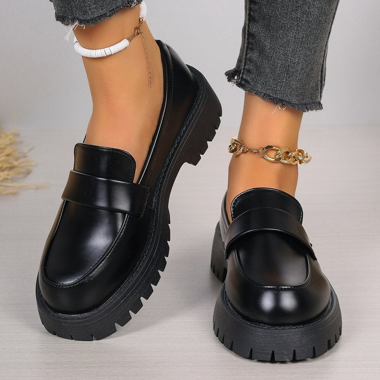 Women's robust platform loafers with profiled tractor sole and cushioned comfort footbed Mune Fashion