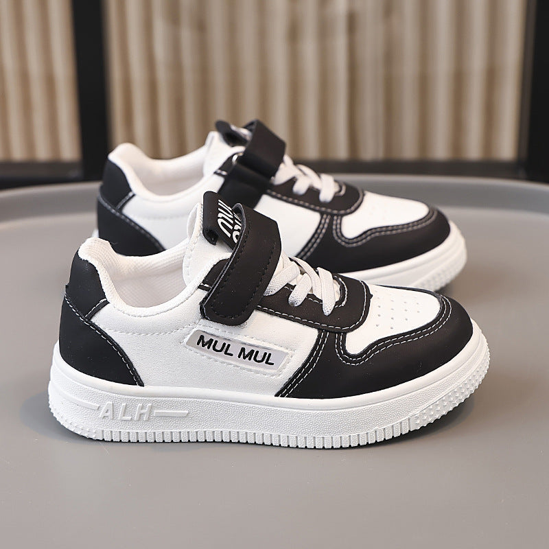 Women's sporty sneakers with practical Velcro closure and breathable surface Mune Fashion