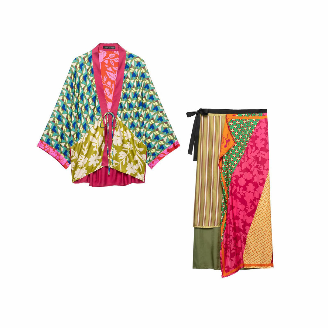 Women's Patterned Silk Kimono with Ties and Wide Batwing Sleeves Mune Fashion