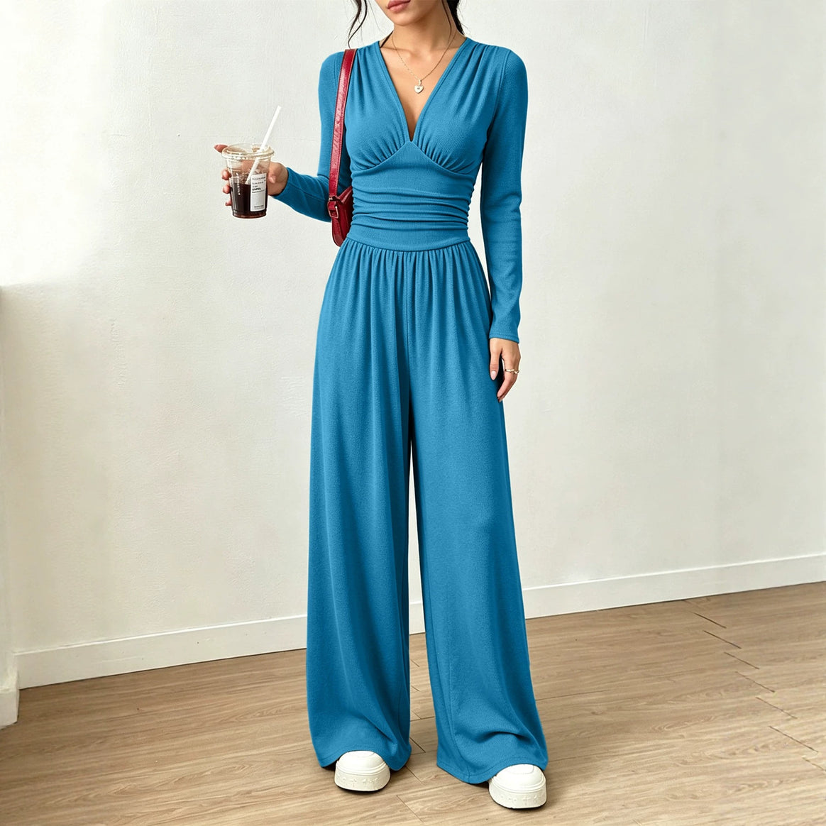 Ladies Elegant V-Neck Jumpsuit with Fitted Wrap Waist and Wide Leg Mune Fashion