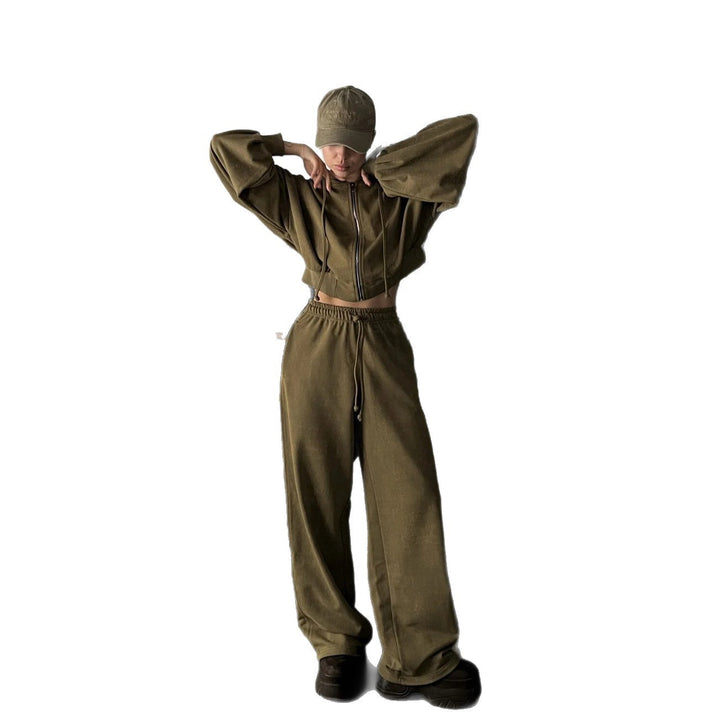 Women's short hoodie lounge set with oversized sleeves and wide jogger pants cut Mune Fashion