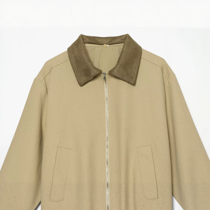 Women's short jacket in boxy look with velour collar and elastic hem.