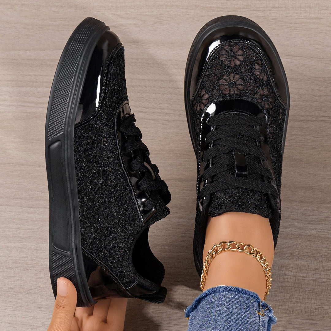 Women's sneakers with filigree pointed design and cushioned sole Mune Fashion