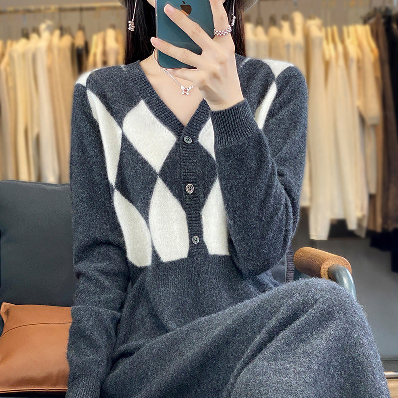 Women's knit set with V cardigan diamond pattern and fitted midi skirt Mune Fashion