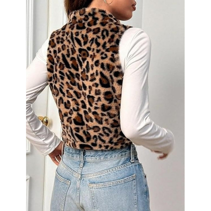 Ladies short-cut faux fur vest with stand-up collar and leopard pattern Mune Fashion