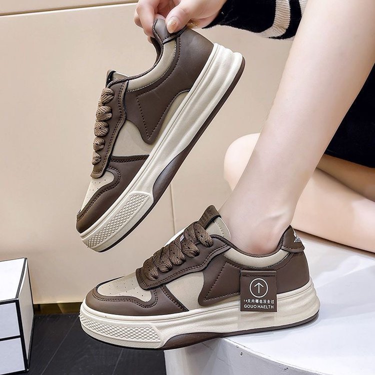 Women Chunky Platform Sneaker in Retro Basketball Style with Padded Shaft Mune Fashion