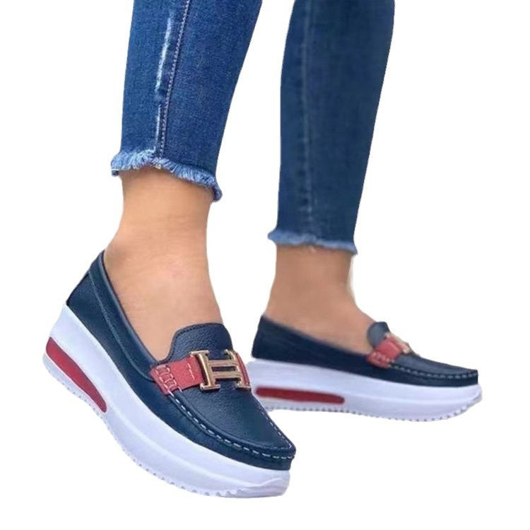 Damen Plateaulloafer mit modischem Schnallen-Detail und gepolstertem Komfortfußbett Mune Fashion