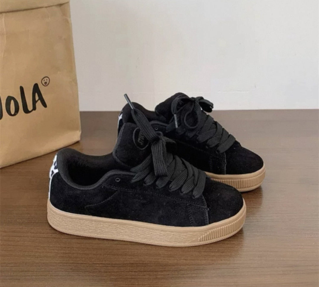 Women's sporty sneakers made of high-quality suede with non-slip sole Mune Fashion