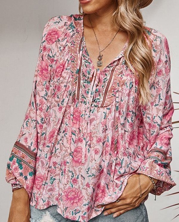 Ladies Boho blouse with floral print, V-neck with tie and pleat details Mune Fashion