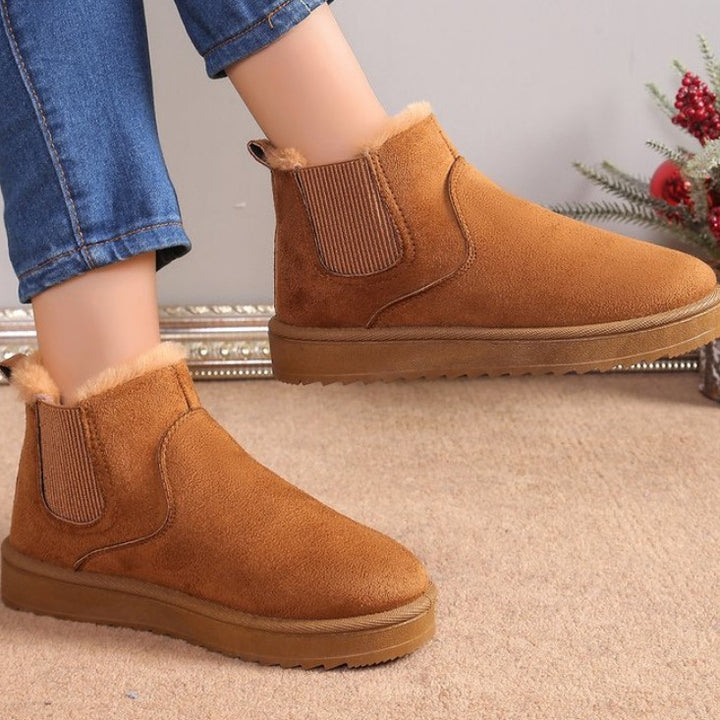 Women's Lined Chelsea Ankle Boot in Suede-Look with Elastic Insert and Tread Sole Mune Fashion