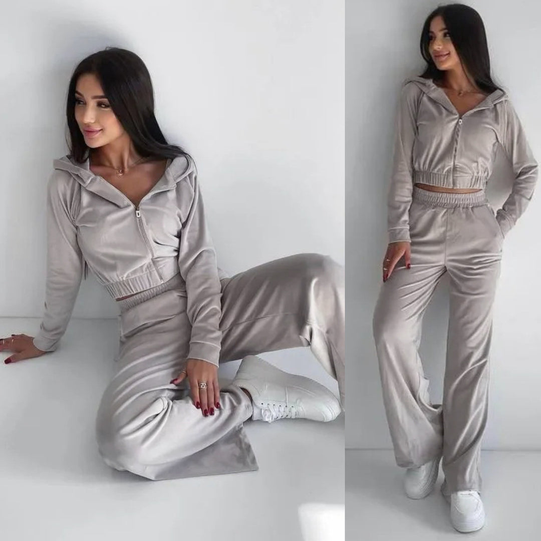Women's short cut thermo fleece set with half front zipper and high comfort waistband Mune Fashion