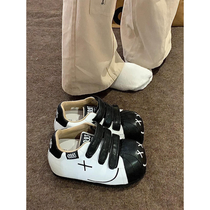 Women sneakers with practical Velcro closure and playful design Mune Fashion