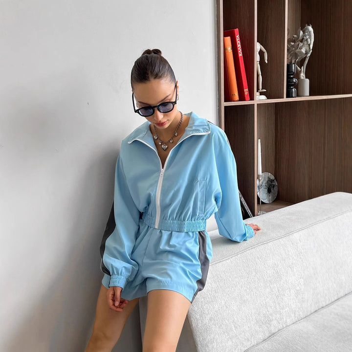 Women's nano short sports tracksuit with crop zip jacket and elastic high-waist shorts Mune Fashion