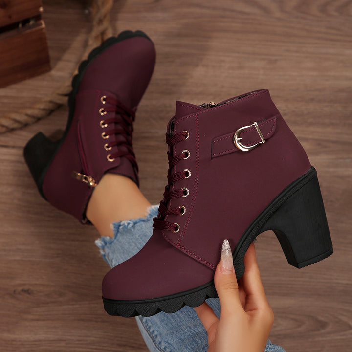 Women's ankle-high lace-up ankle boots with a sturdy block heel and profiled lug sole Mune Fashion