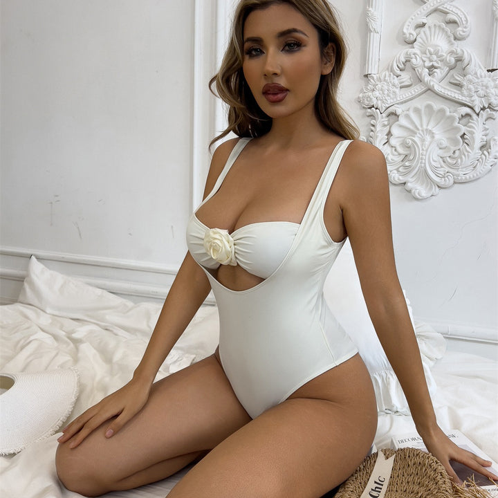 Women's swimsuit with decorative rose band Mune Fashion