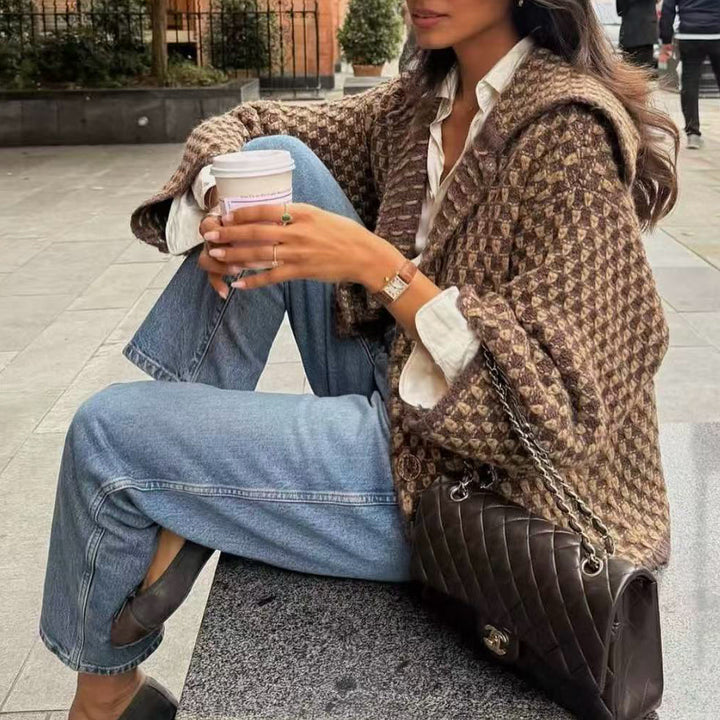 Women’s short jacket in boucle waffle pattern with large lapel collar Mune Fashion