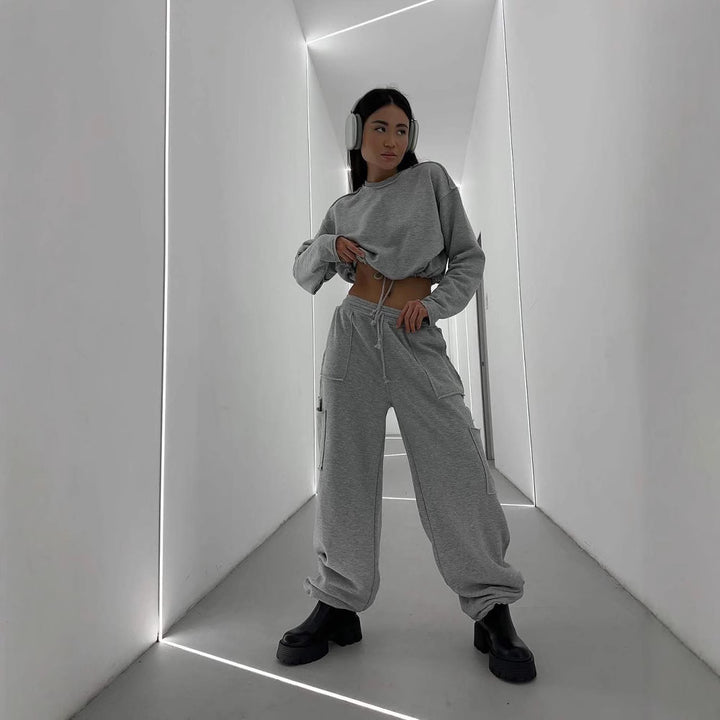 Women's short sweatshirt with drawstring and oversized sleeves Mune Fashion
