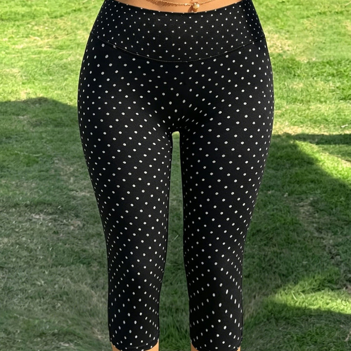 Women's sporty 3/4 leggings with Y-shaped seams and anti-cellulite effect Mune Fashion