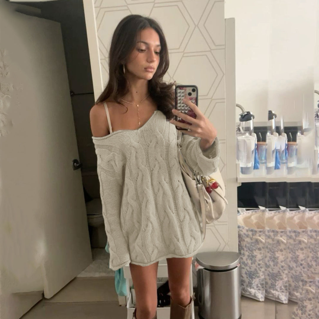 Women's casual oversized knitted sweater with cable pattern and wide V-neck Mune Fashion