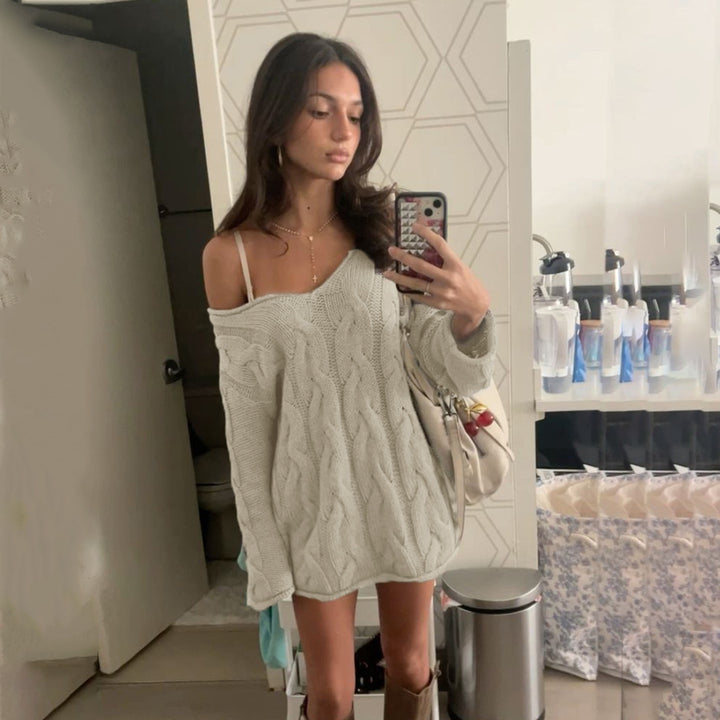 Women's casual oversized knitted sweater with cable pattern and wide V-neck Mune Fashion