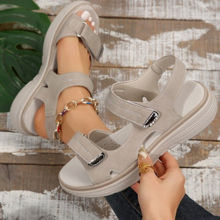 Women's comfort sandals with thick tread sole and adjustable hook and loop straps Mune Fashion