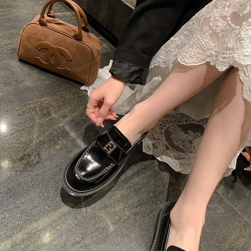 Women's patent loafers in penny design with sculpted block heel Mune Fashion