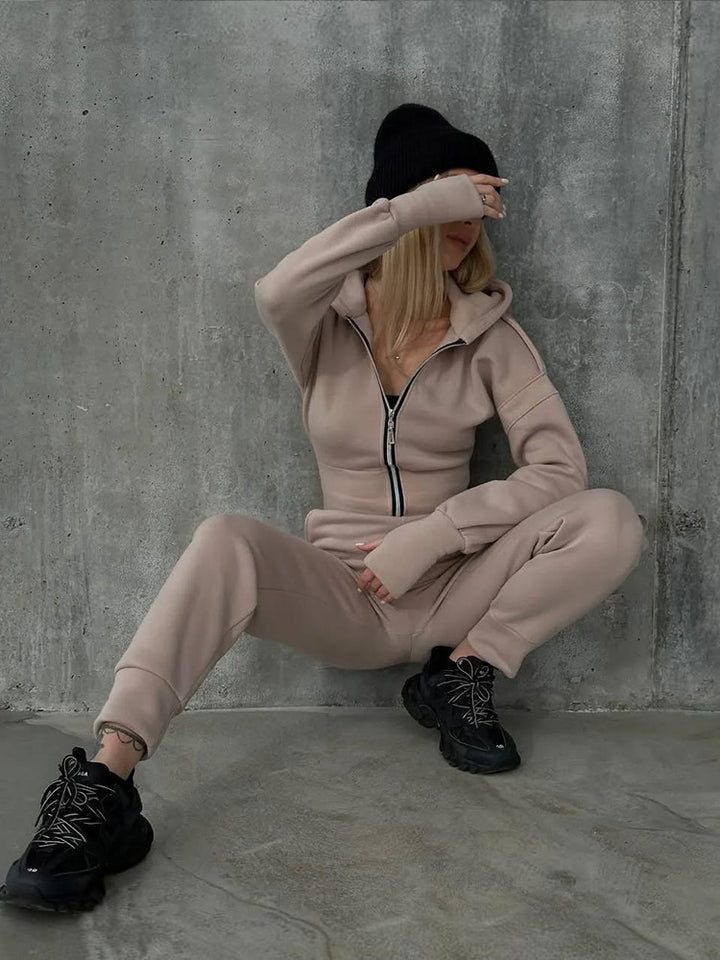 Women's Figure-hugging Hoodie Loungewear Set with Tailored Zip Hoodie and High-Waist Jogging Pants Mune Fashion