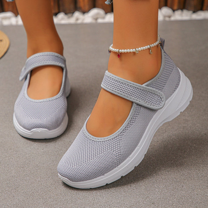 Women's sporty slip-on sneakers with breathable mesh upper and elastic straps Mune Fashion