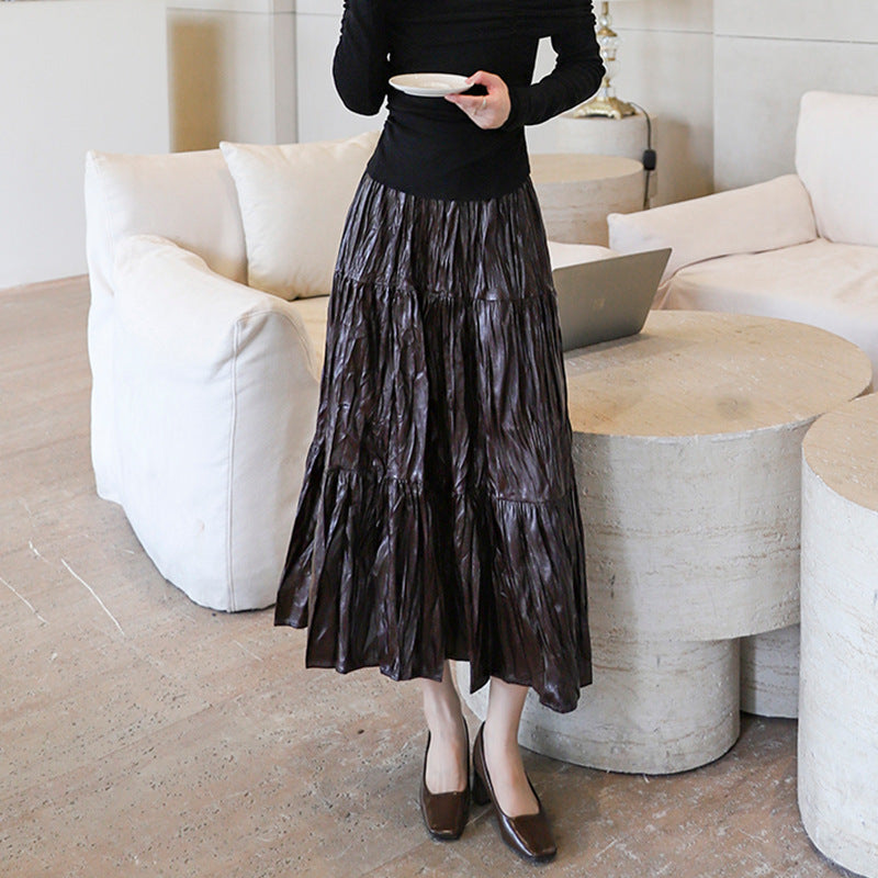Women's tiered maxi skirt in coated crinkle material with elastic comfort waistband Mune Fashion