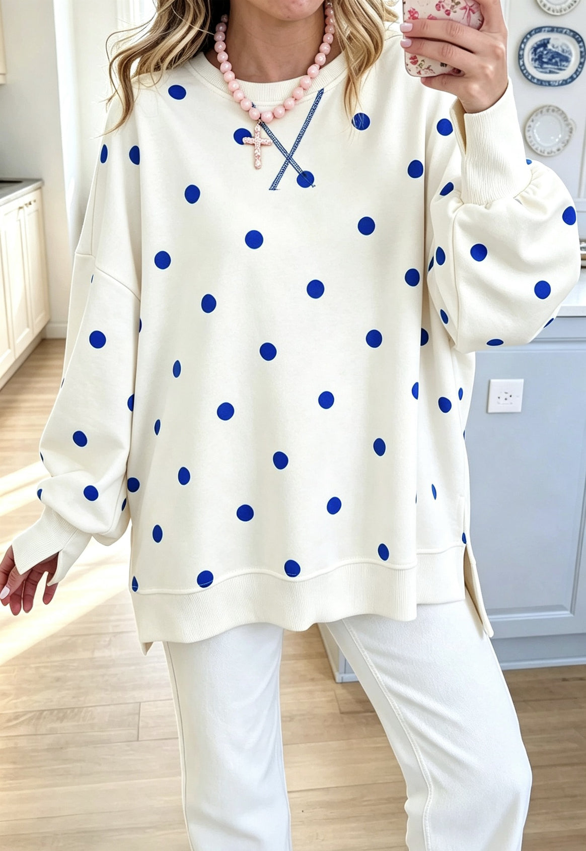 Women's Oversize Sweatshirt with Puff Sleeves, Polka Dots and Side Slits Mune Fashion