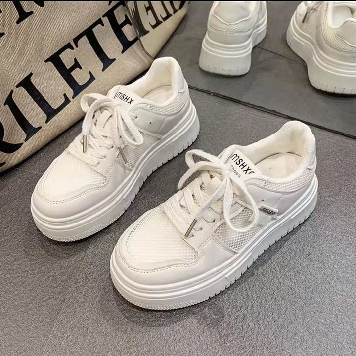 Women's comfortable and sporty sneakers with breathable mesh upper and cushioned sole Mune Fashion