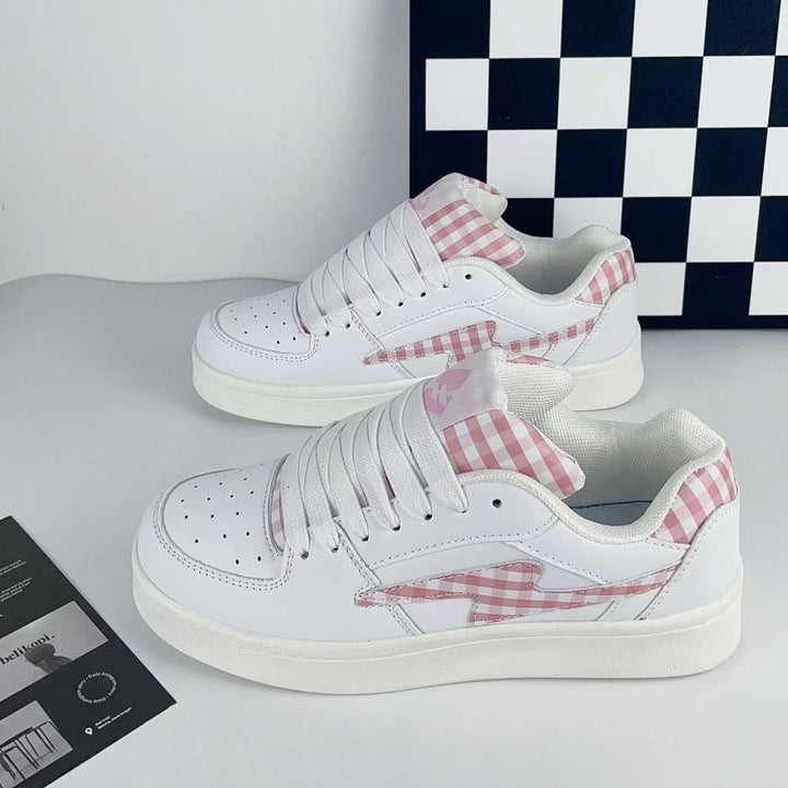 Women's sneakers in a modern check design with breathable materials Mune Fashion
