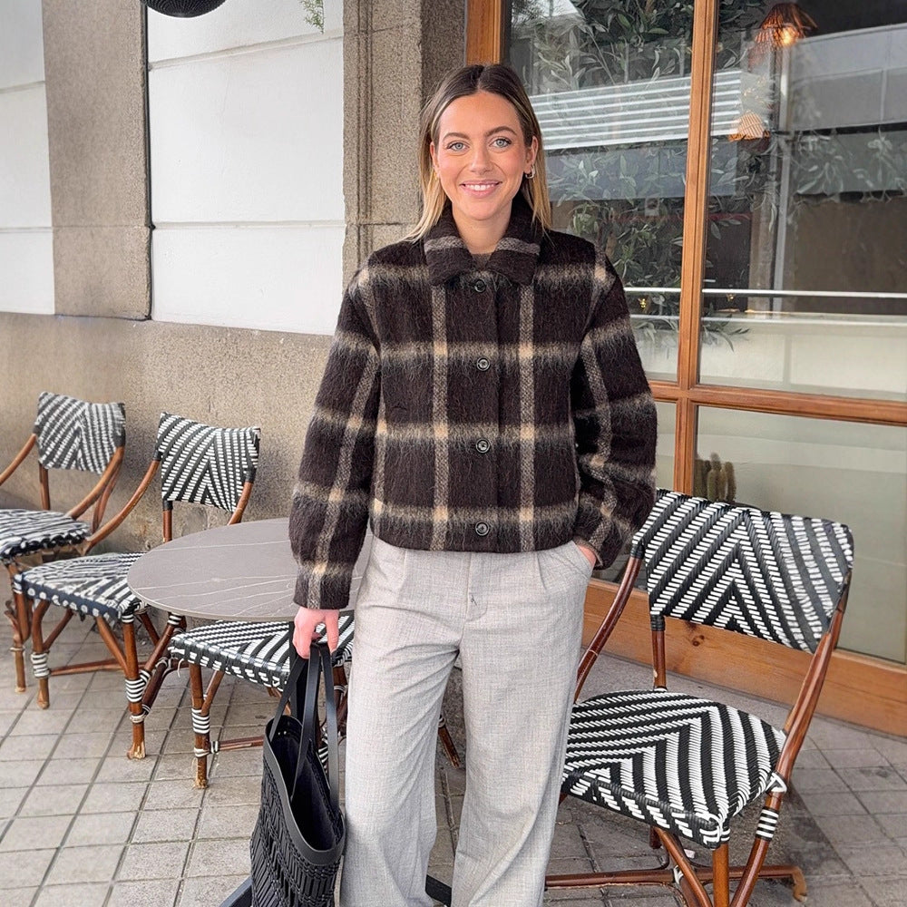 Women's short checkered bouclé jacket with boxy silhouette and button placket Mune Fashion