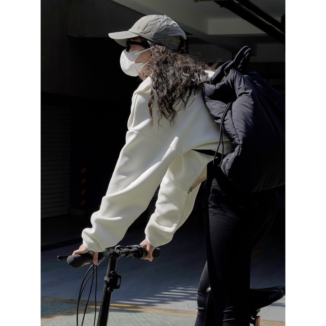 Women short jacket with hood, concealed zipper and elastic hem Mune Fashion