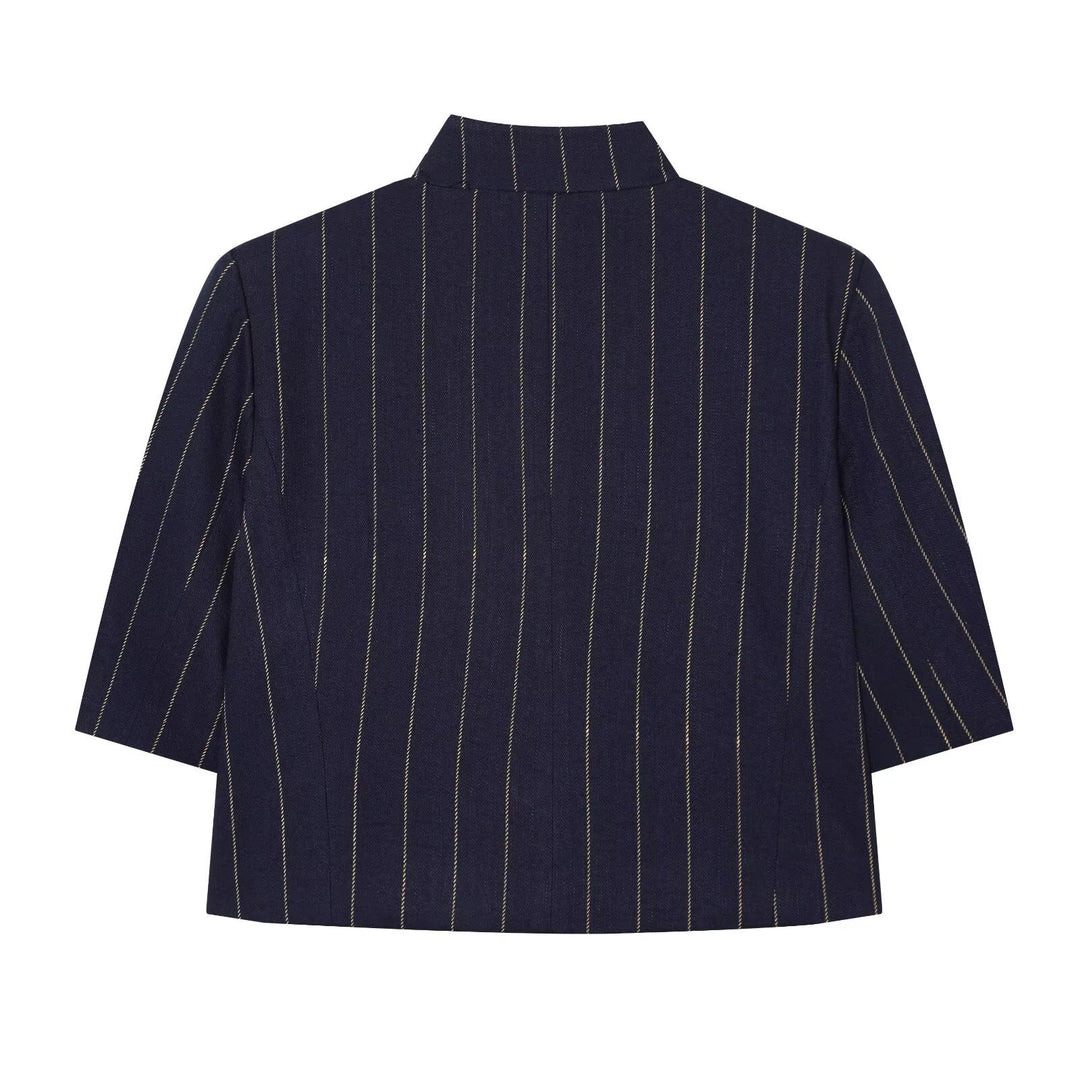 Ladies short blazer in boxy cut with stand-up collar and pinstripes Mune Fashion