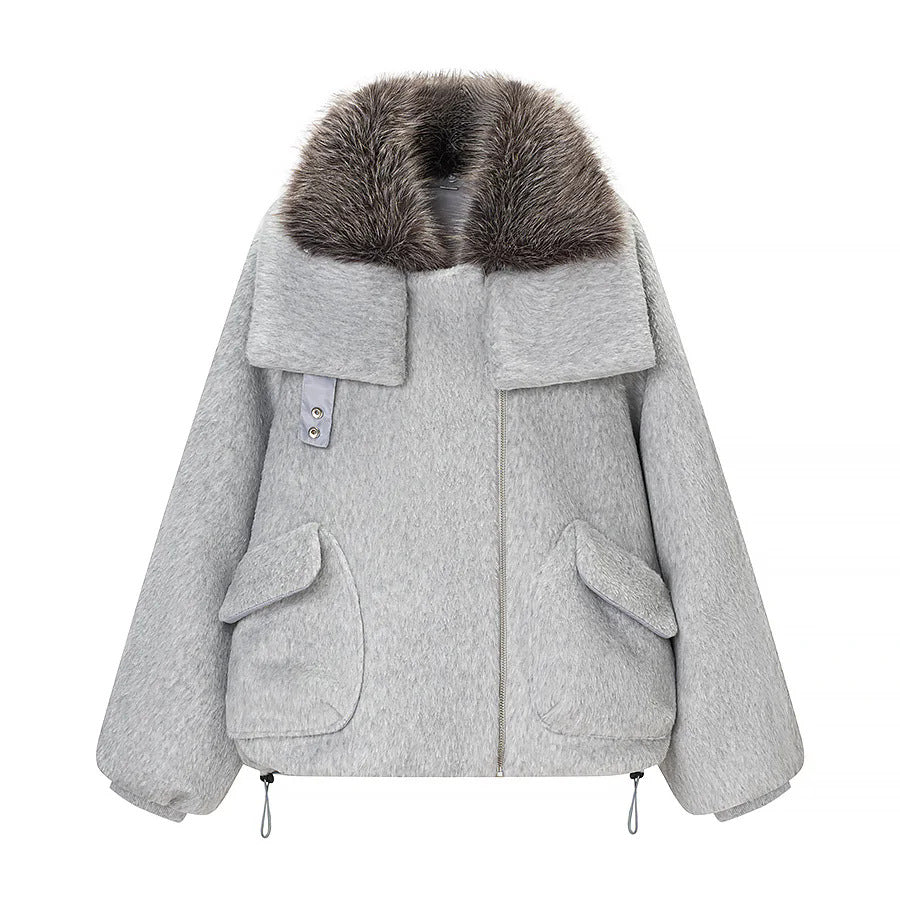 Women's short oversized wool blend jacket with voluminous faux fur collar and patch flap pockets Mune Fashion