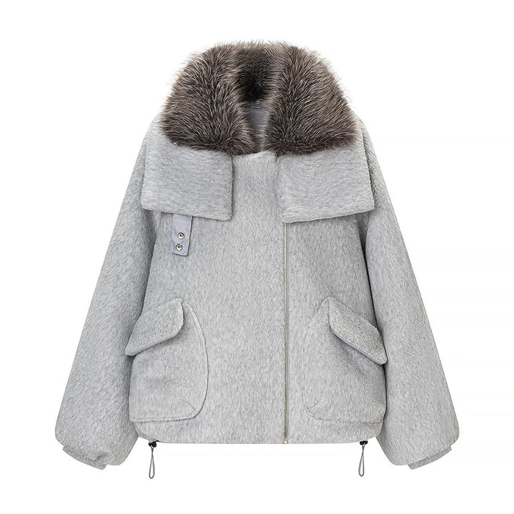 Women's short oversized wool blend jacket with voluminous faux fur collar and patch flap pockets Mune Fashion