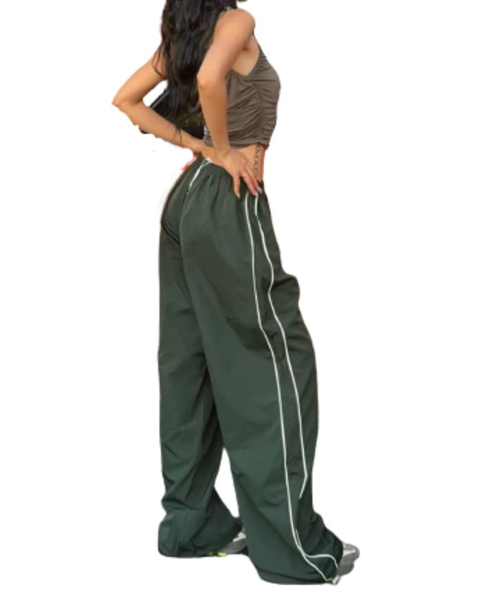 Ladies Sporty Pants with A Wide Cut and Elastic Waistband Mune