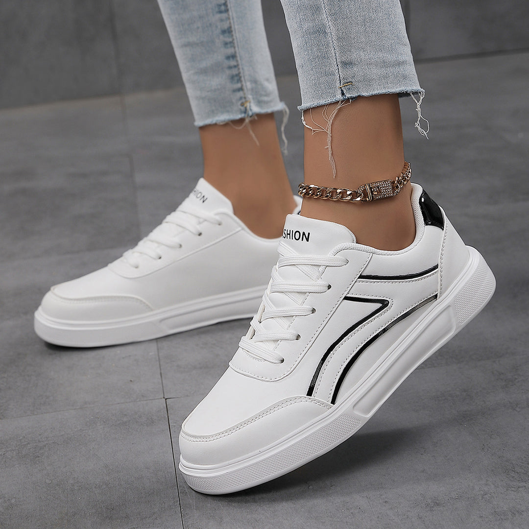 Men's low-cut synthetic leather sneakers with shock-absorbing lightweight foam sole and padded heel cushion Mune Fashion