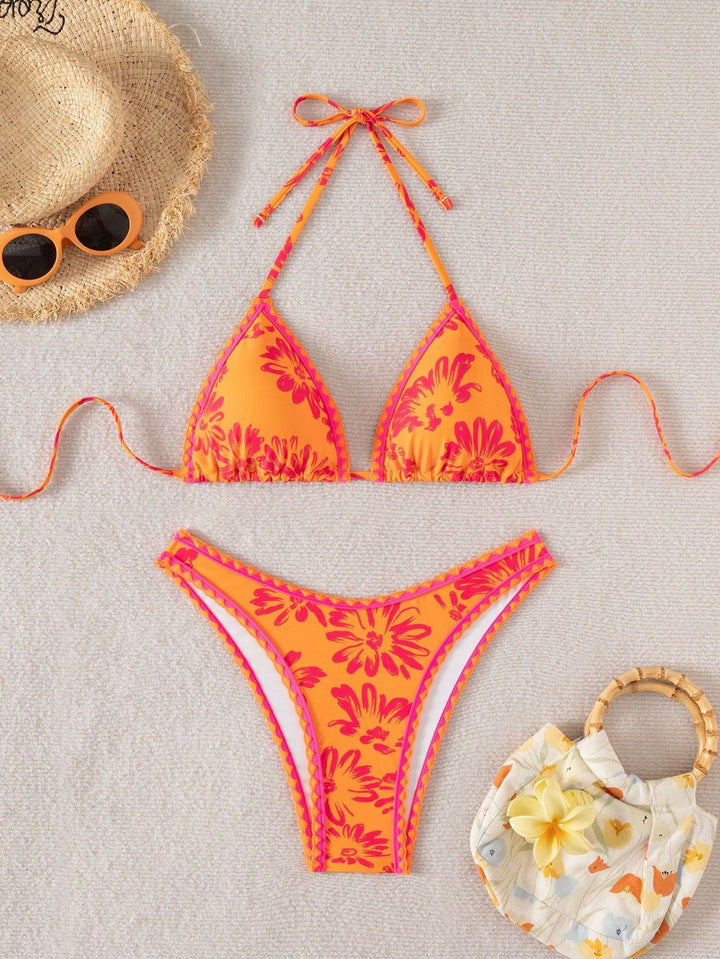 Women Triangle Bikini with Playful Floral Pattern Mune Fashion
