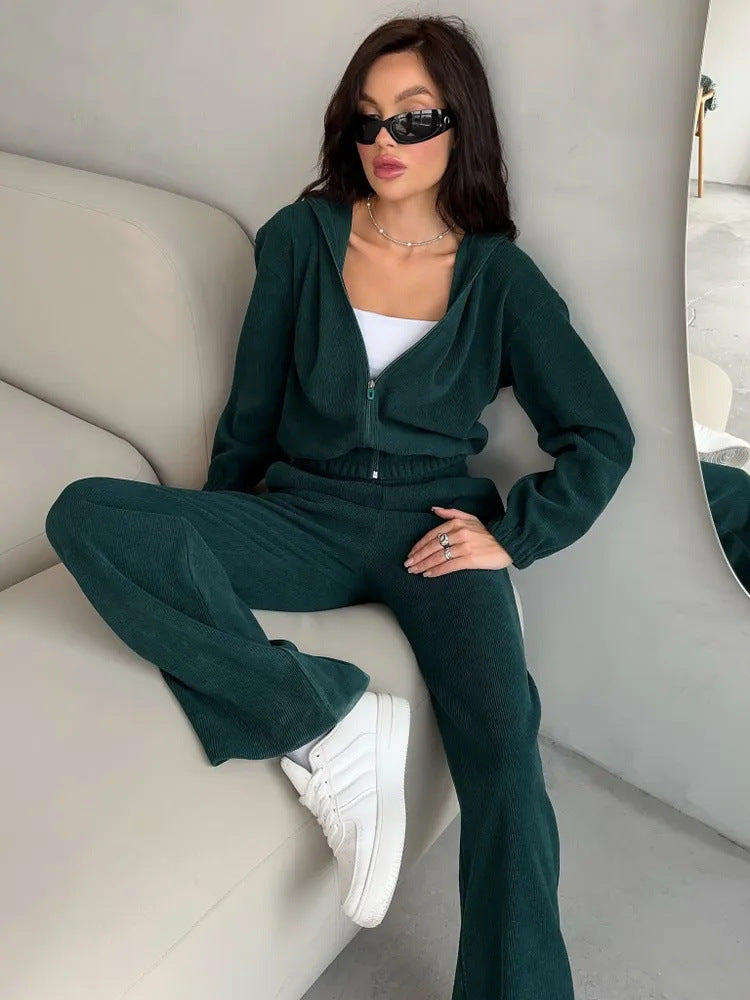 Women's short hoodie loungewear set with full zip, elastic comfort waistband and ribbed texture Mune Fashion