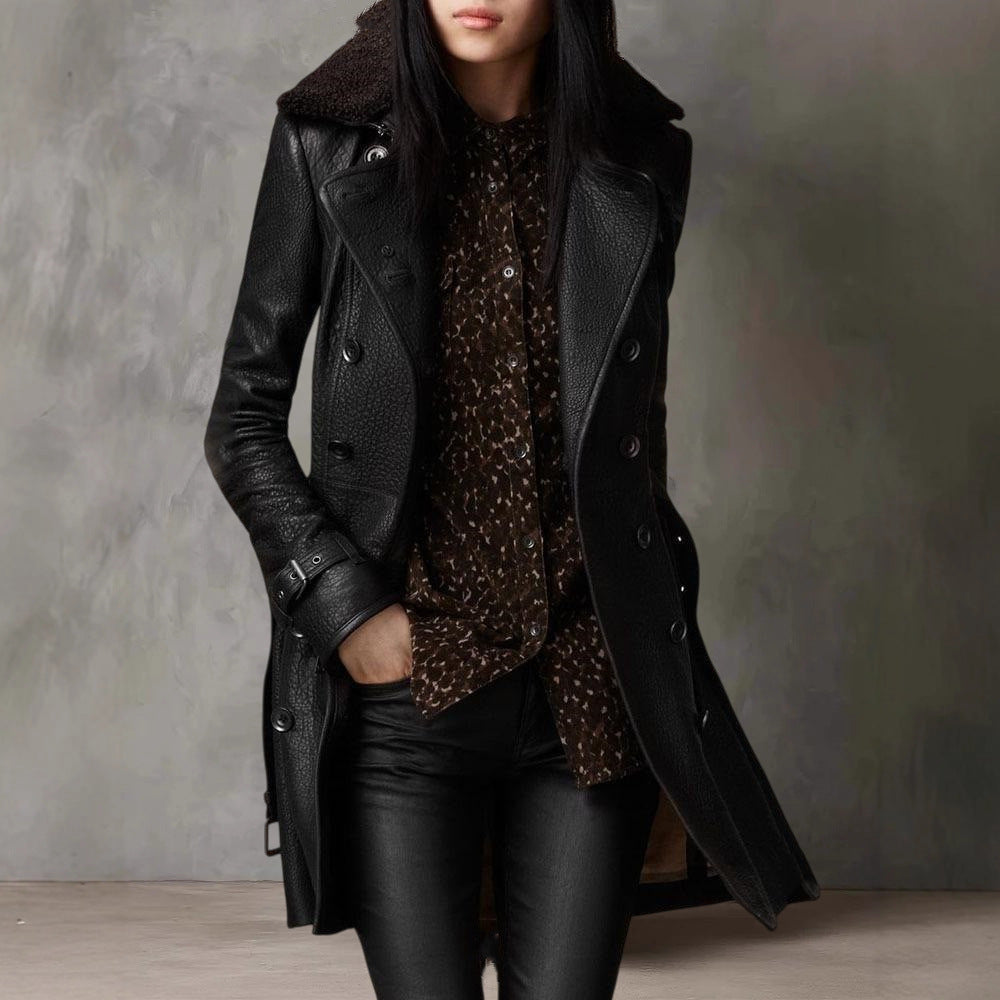 Women's double-breasted leather coat with lamb fur collar and fitted cut Mune Fashion