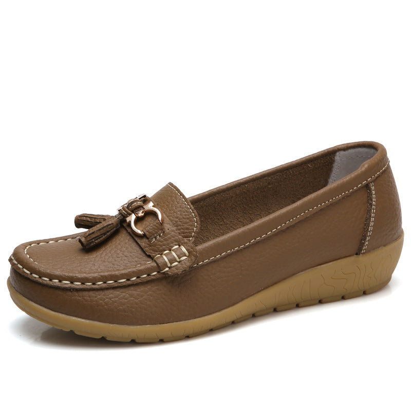 Women's classic tassel moccasin made of textured synthetic leather with padded comfort insole and flexible wedge sole Mune Fashion
