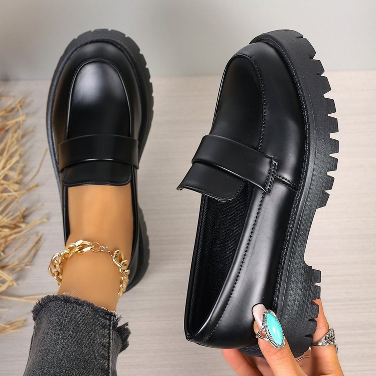 Women's robust platform loafers with profiled tractor sole and cushioned comfort footbed Mune Fashion