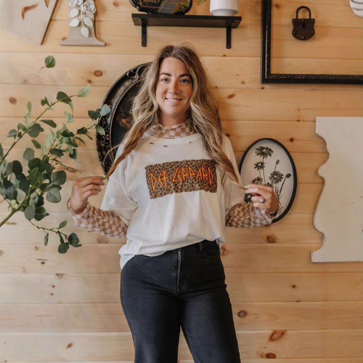 Women's casual layered t-shirt with retro band print, used look and checked mesh long sleeve top Mune Fashion