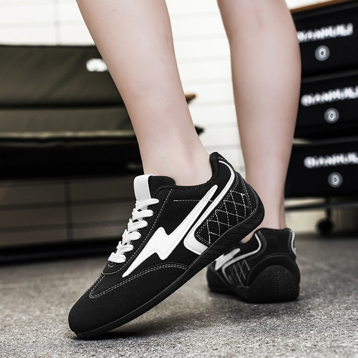 Women's lightweight retro skate sneakers with quilted sidewall, padded ankle collar, and non-slip rubber outsole Mune Fashion