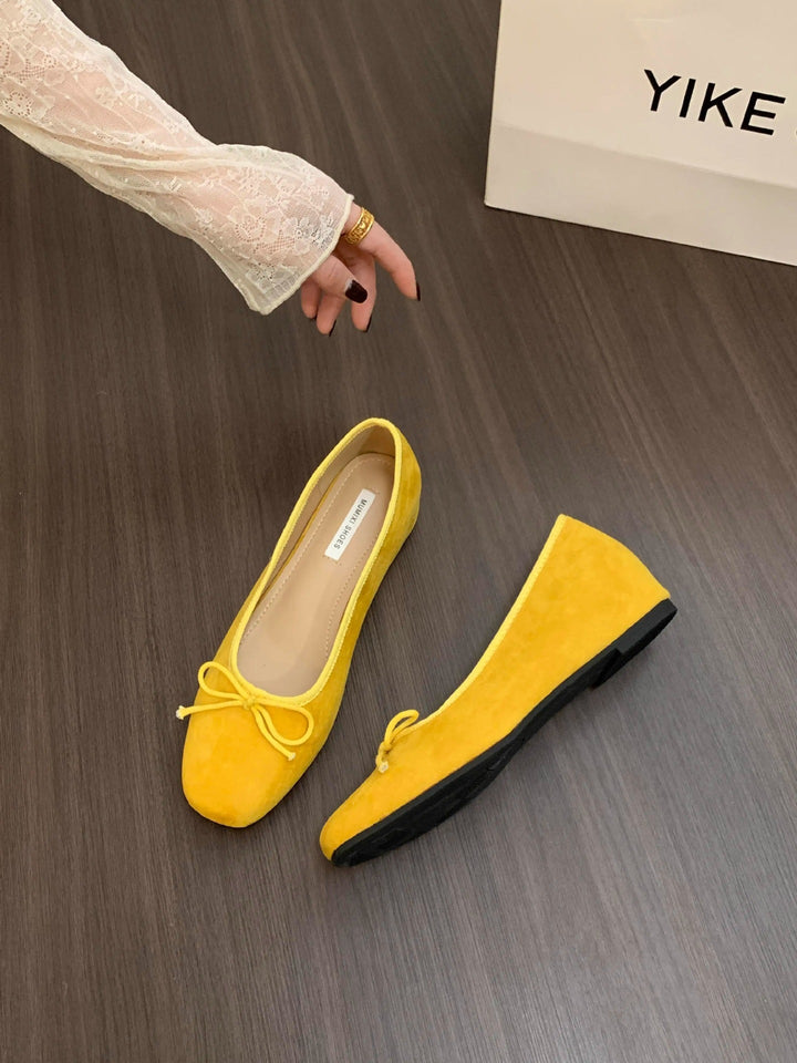 Ladies' ballet flats made of high-quality suede with decorative bow Mune Fashion