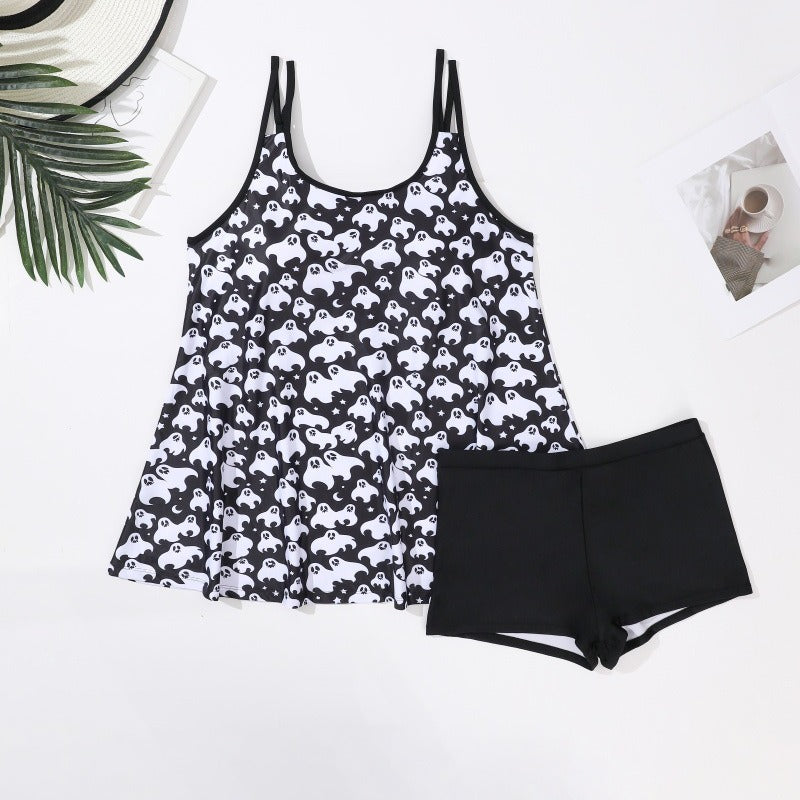 Women's playful beach outfit with flowing top and shorts Mune Fashion