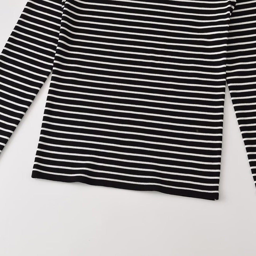 Women's fine knit striped shirt with slim silhouette and round neckline Mune Fashion