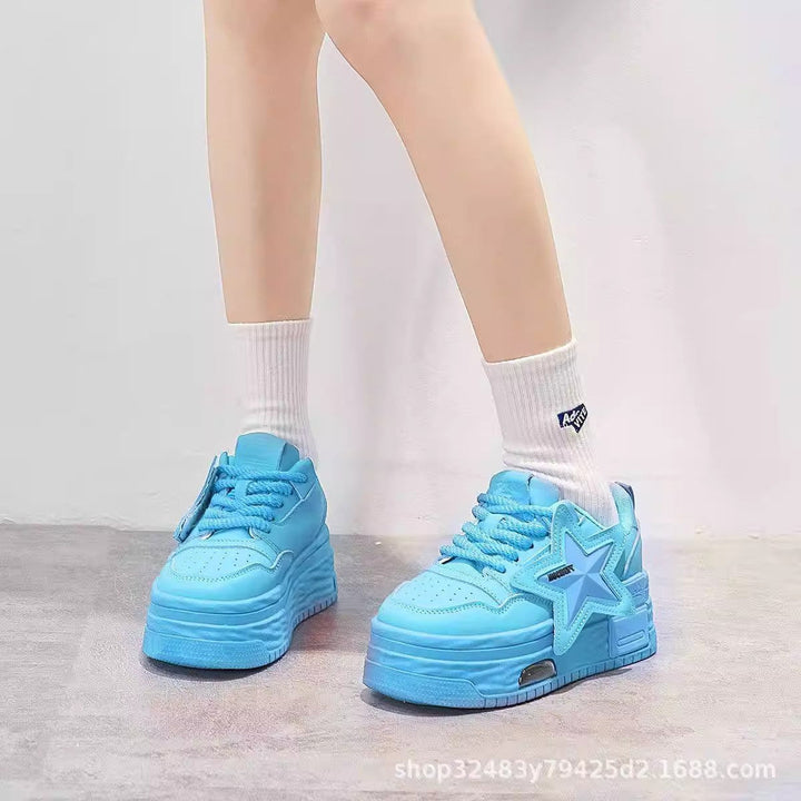 Women's sporty sneakers with trendy star motif and innovative cushioning Mune Fashion